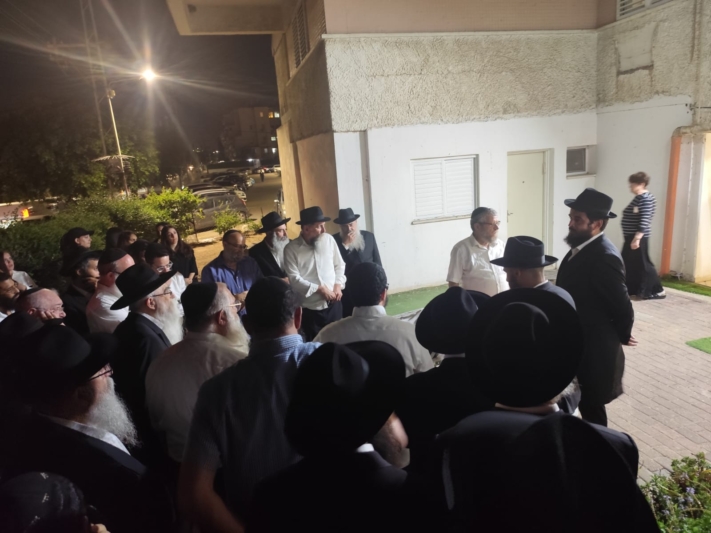 נחלת הר חב''ד: מאות ליוו למנוחות את הרב אבישי נתן ע''ה