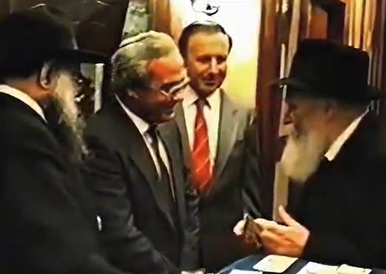 במסגרת חב''ד לנוער: ראשי ערים אירחו נערים שיטוסו לרבי